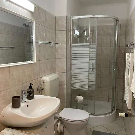 Márton With Free Parking Appartamento Budapest